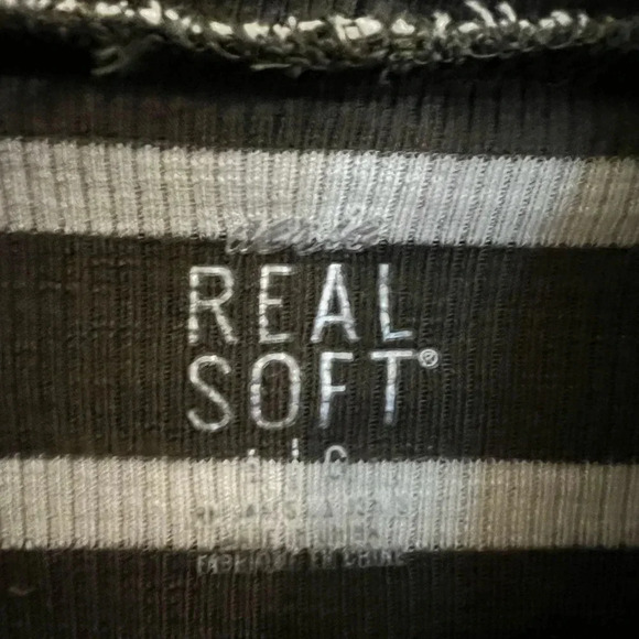 Aerie Real Soft Long sleeve shirt with a green and cream stripes size large - Picture 4 of 4